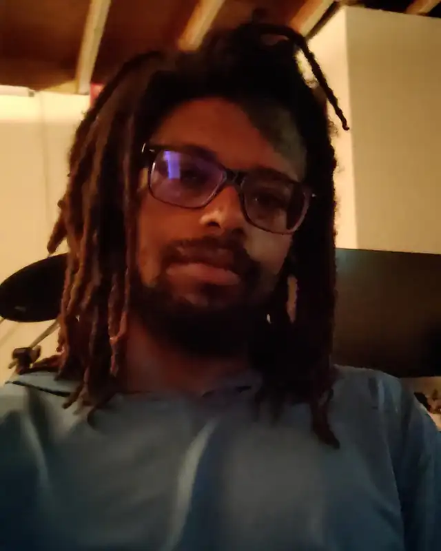 TellMeN0TE, artist and founder of N0TE House
